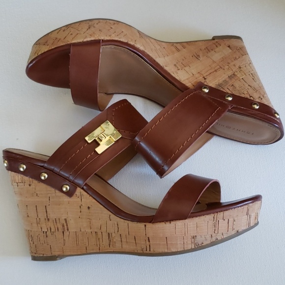 TOMMY HILFIGER brown wedge sandals size 8.5 - Picture 3 of 6